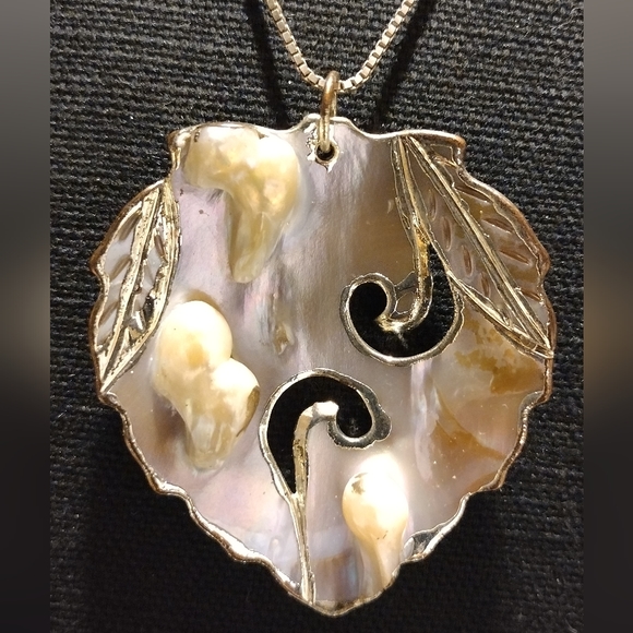 Sterling , pearl and shell necklace - Picture 9 of 16